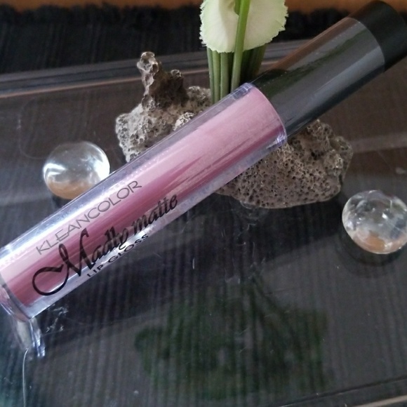 MAKEUP/ MADLY MATTE LIPGLOSS /NIP - Picture 2 of 3